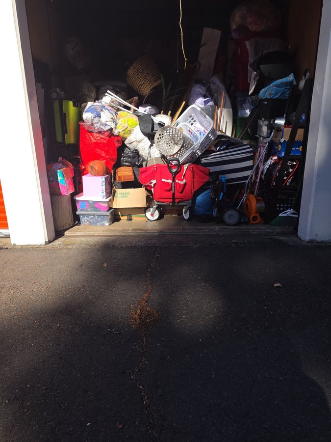 10 x 10 storage unit in Aloha, OR