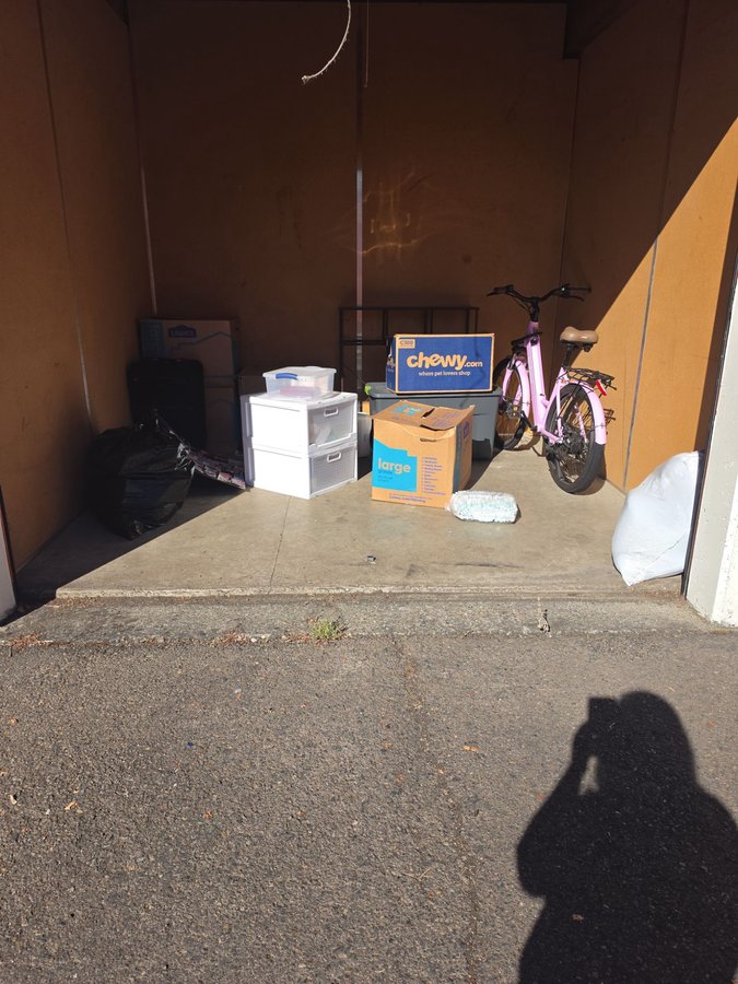 10 x 10 storage unit in Aloha, OR