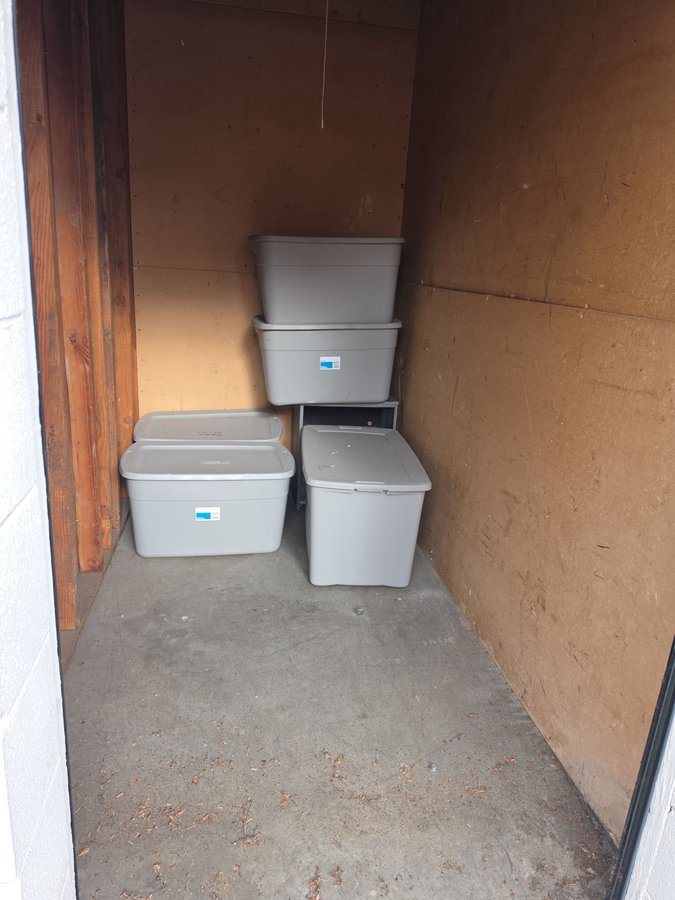 5 x 10 storage unit in Lake Oswego, OR