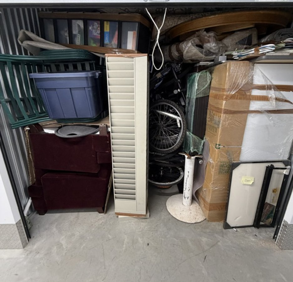 10 x 10 storage unit in Kensington, MD