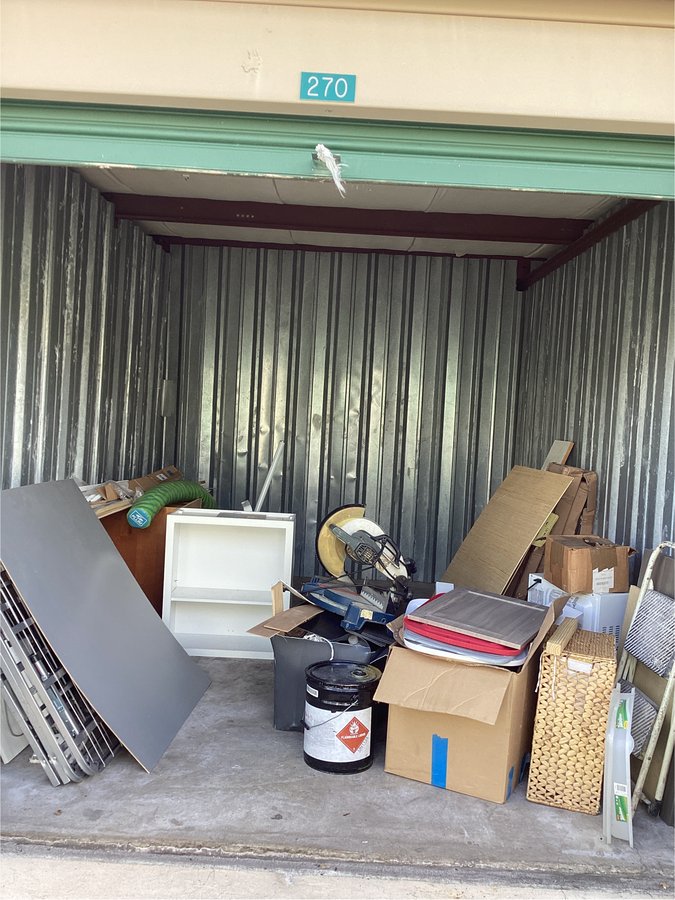 10 x 15 storage unit in Orlando, FL