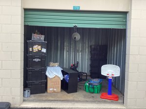10 x 10 storage unit in Orlando, FL