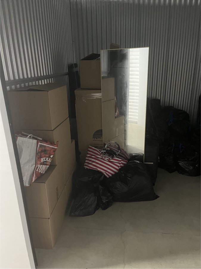 10 x 10 storage unit in Philadelphia, PA