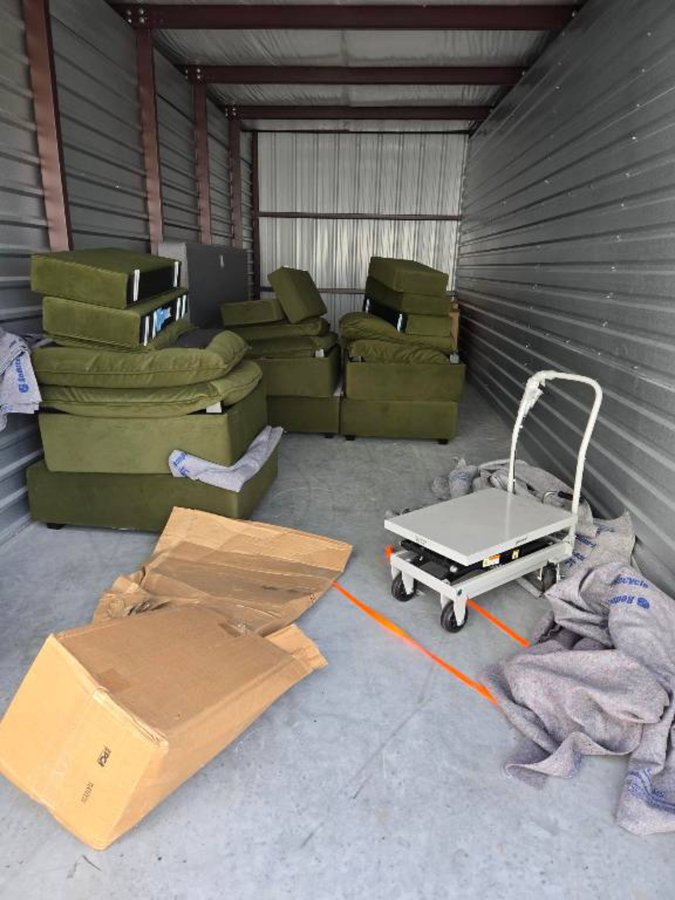 10 x 30 storage unit in San Antonio, FL