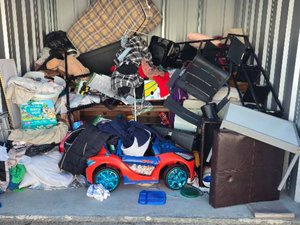 10 x 10 storage unit in Lexington, KY