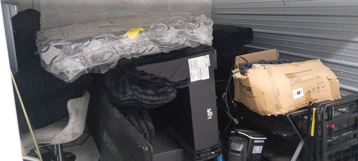 10 x 11 storage unit in Merchantville, NJ