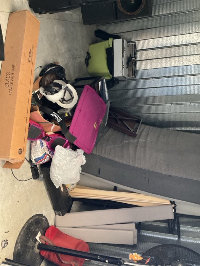 10 x 10 storage unit in Pacheco, CA