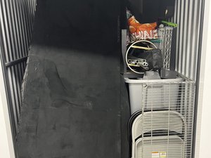 5 x 10 storage unit in Philadelphia, PA