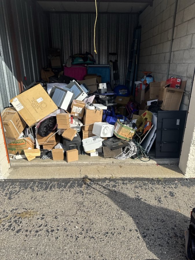 10 x 15 storage unit in Warren, MI