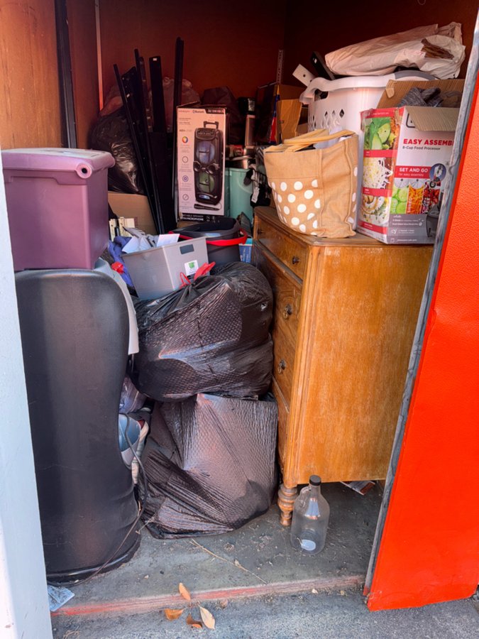 5 x 10 storage unit in Sacramento, CA