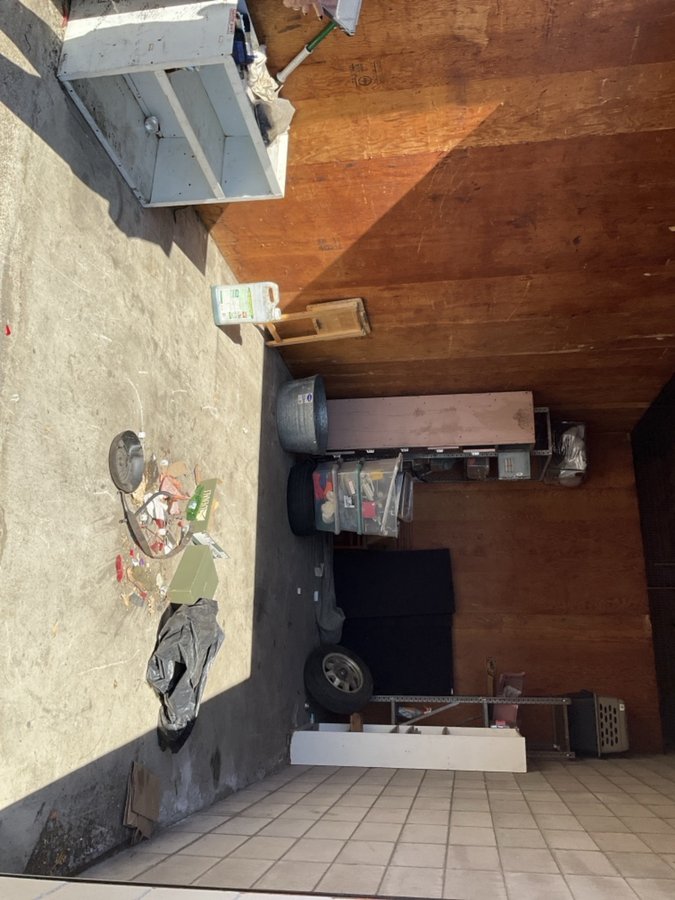 10 x 20 storage unit in Pacheco, CA