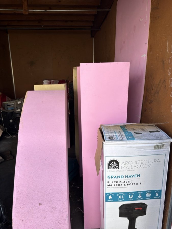 10 x 20 storage unit in Sacramento, CA