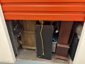 10 x 10 storage unit in Sacramento, CA