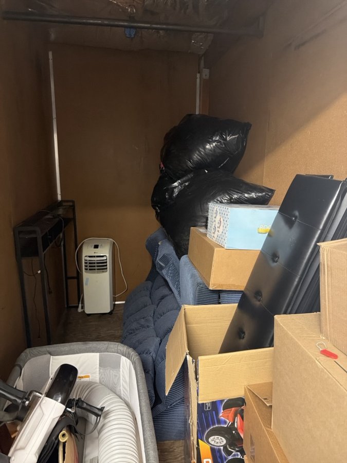5 x 10 storage unit in Sacramento, CA