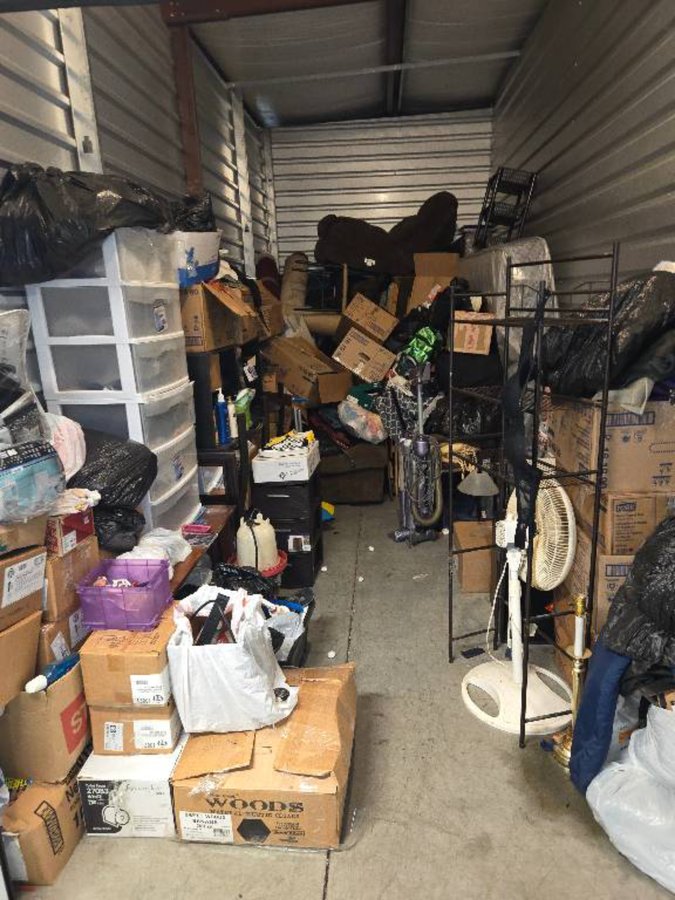 8 x 20 storage unit in Richmond, VA