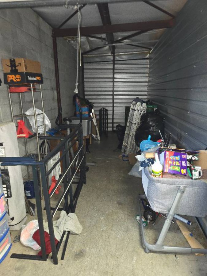 8 x 20 storage unit in Richmond, VA