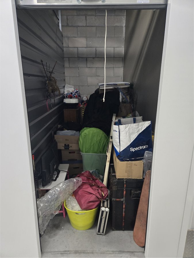 5 x 10 storage unit in Orlando, FL