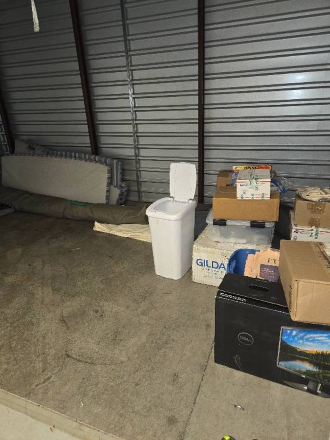 16 x 10 storage unit in Richmond, VA