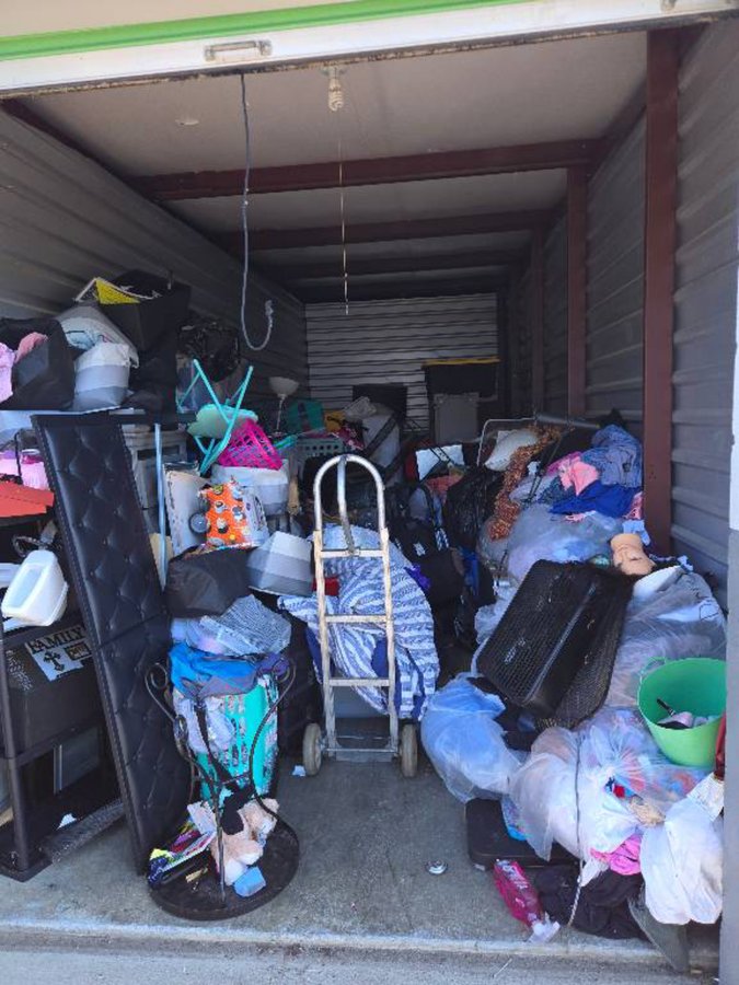 10 x 25 storage unit in Richmond, VA