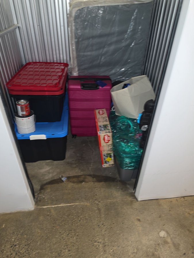 5 x 5 storage unit in Springfield, MA