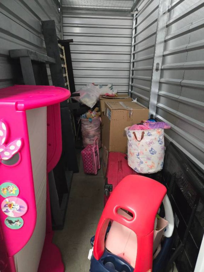 5 x 12 storage unit in Chesapeake, VA