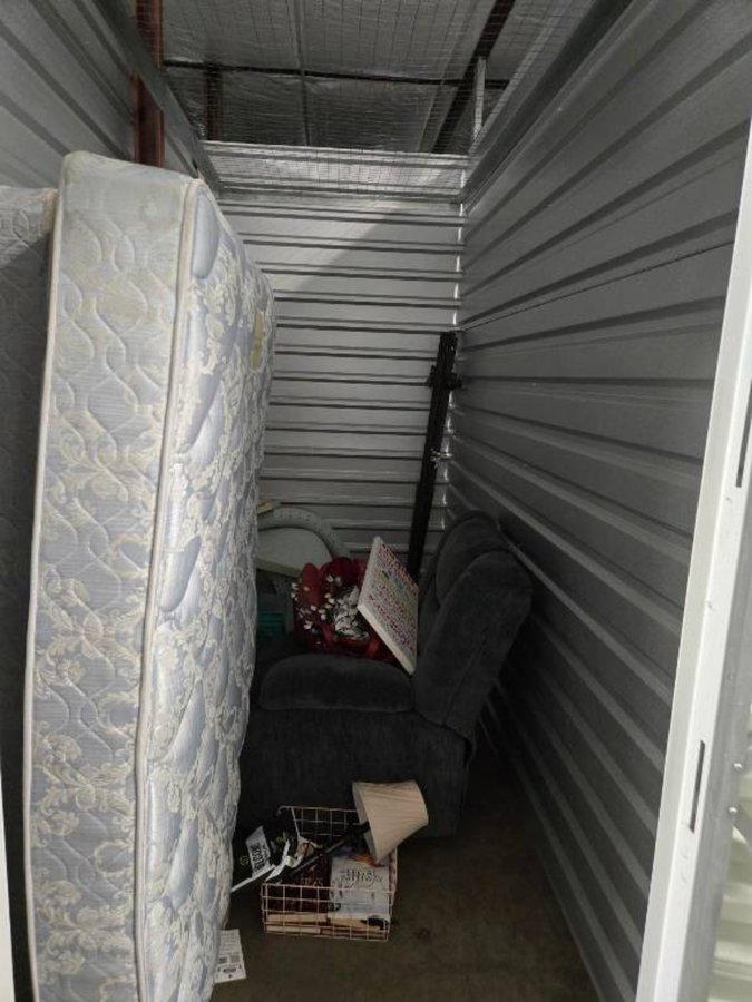 5 x 11 storage unit in Chesapeake, VA