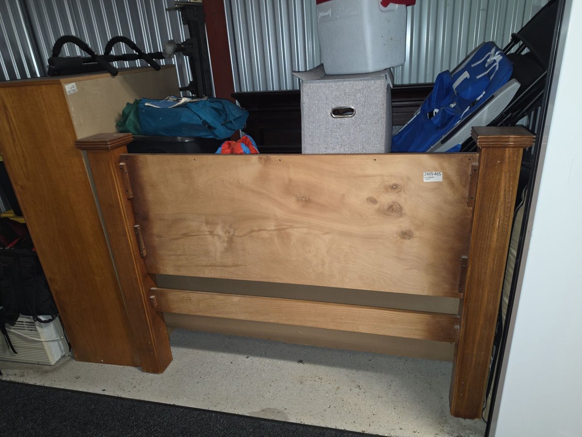10 x 5 storage unit in Springfield, MA