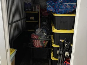 5 x 10 storage unit in Queens, NY