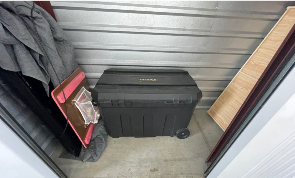 10 x 3 storage unit in Austin, TX
