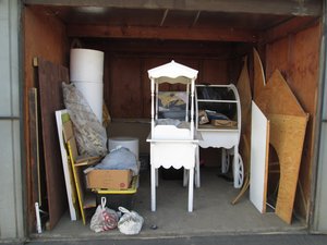 10 x 10 storage unit in Bakersfield, CA