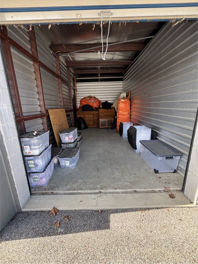 10 x 15 storage unit in Middle River, MD