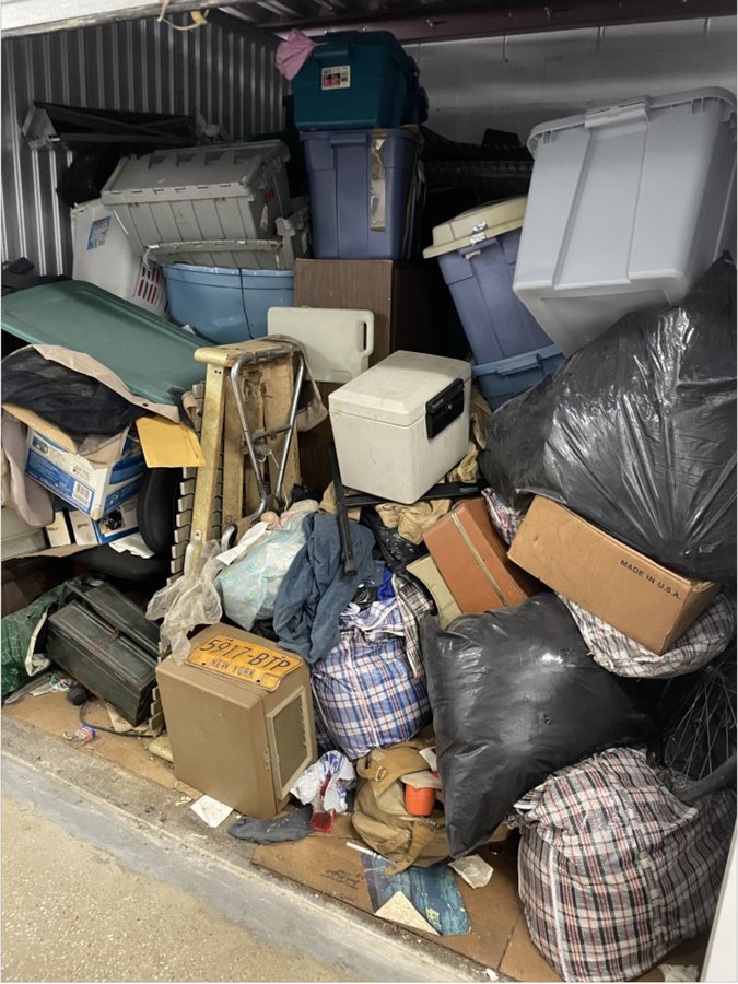 10 x 10 storage unit in Queens, NY