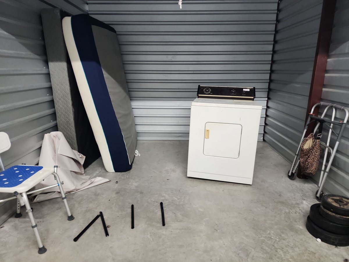 10 x 10 storage unit in Garland, TX