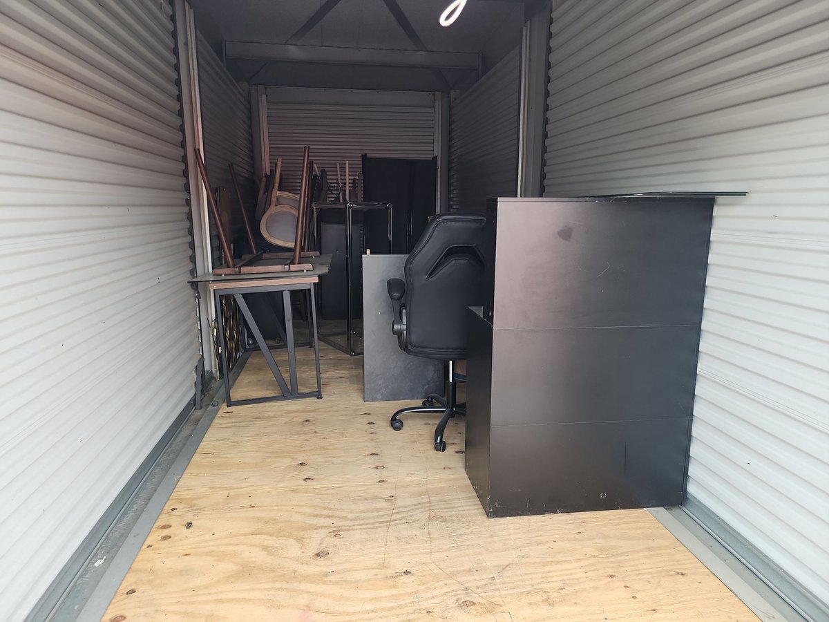 8 x 18 storage unit in Forney, TX