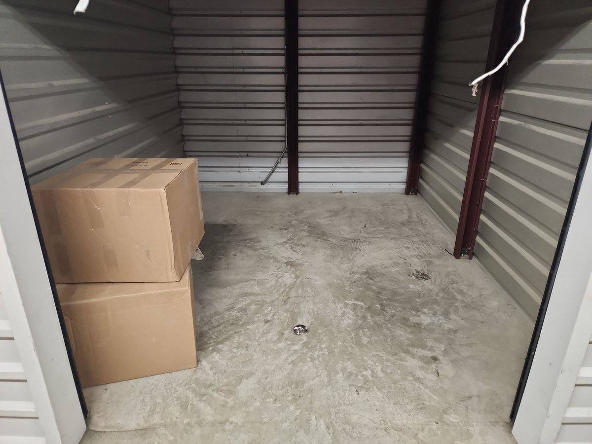7 x 10 storage unit in Mesquite, TX