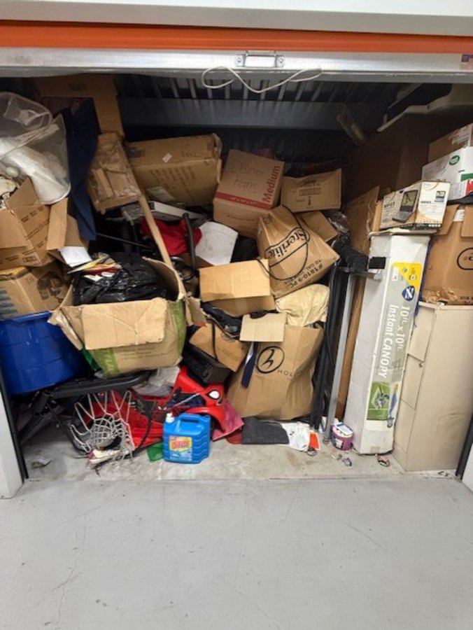 10 x 10 storage unit in Lutz, FL