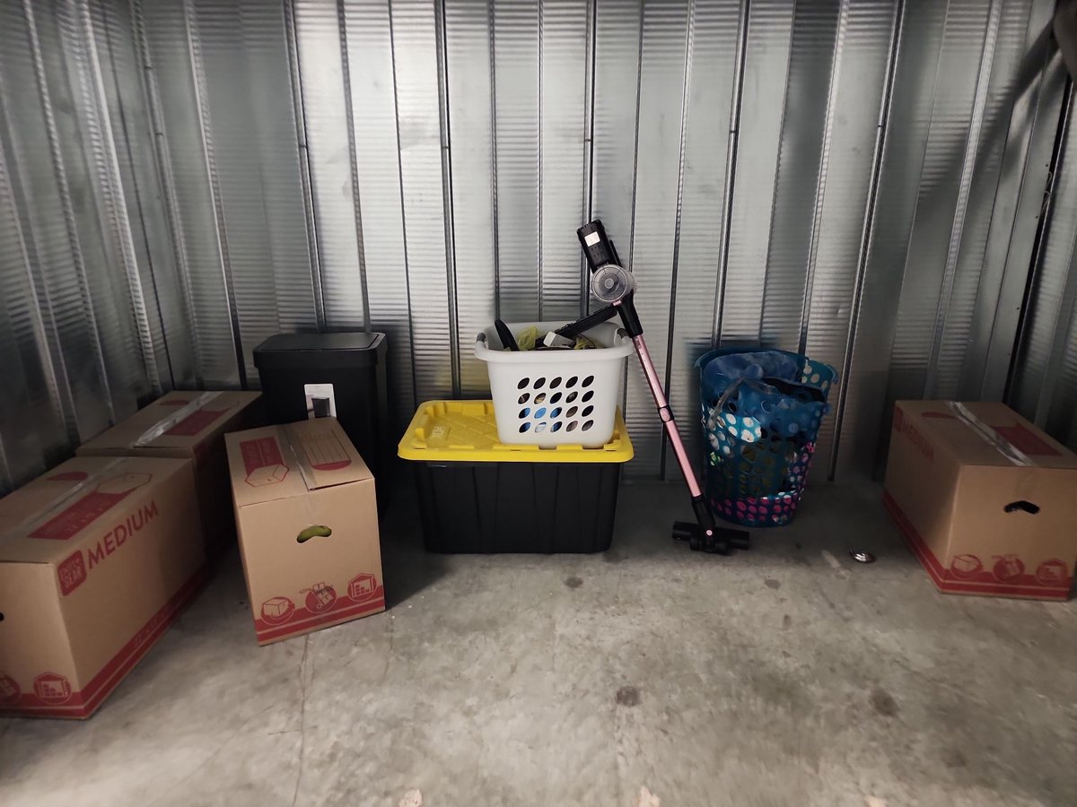 10 x 5 storage unit in Garland, TX