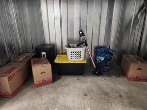 10 x 5 storage unit in Garland, TX