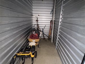 5 x 10 storage unit in Springfield, VA