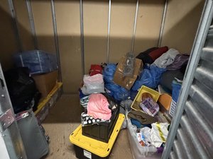 7 x 10 storage unit in Los Angeles, CA