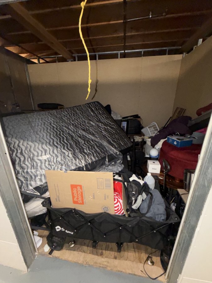 10 x 15 storage unit in Los Angeles, CA