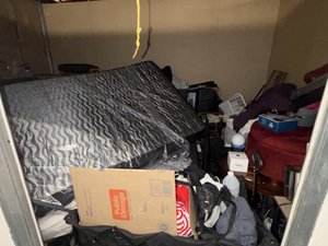 10 x 15 storage unit in Los Angeles, CA