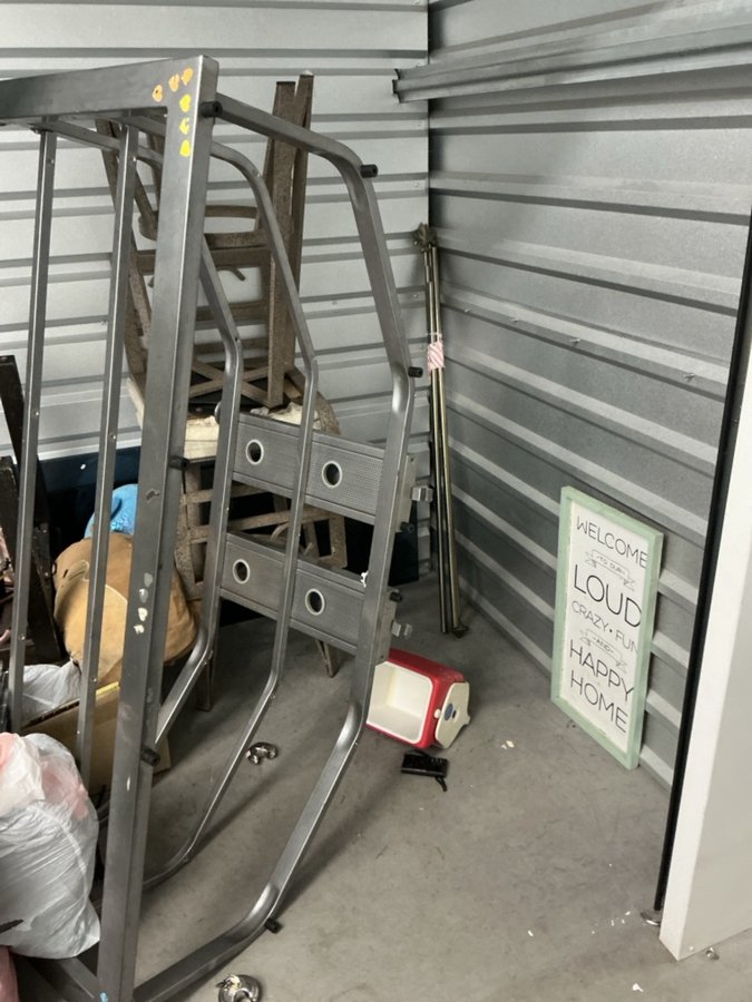 10 x 5 storage unit in North Las Vegas, NV