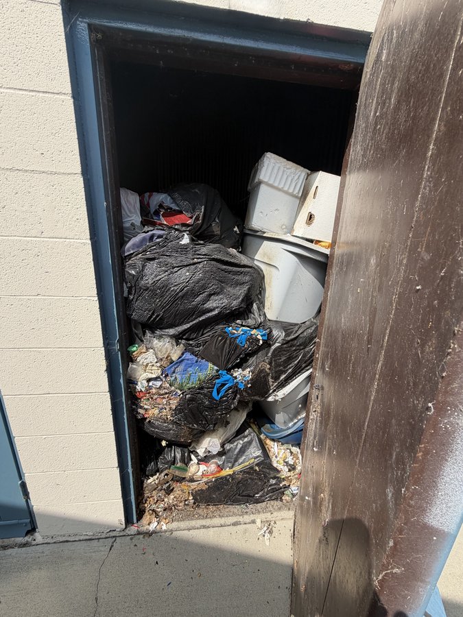 5 x 7 storage unit in Gardena, CA