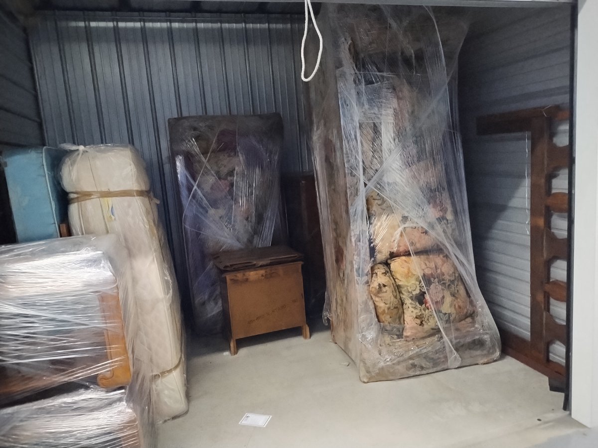 10 x 10 storage unit in Pennsauken, NJ