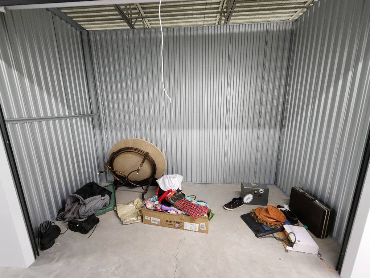 10 x 5 storage unit in Carpentersville, IL