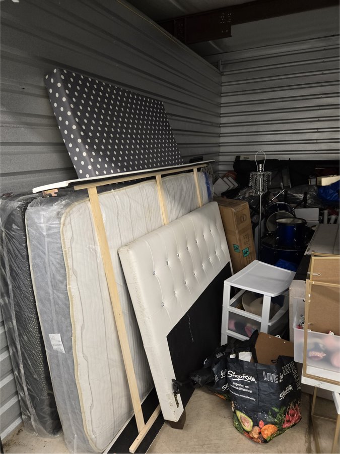 10 x 15 storage unit in Willow Grove, PA