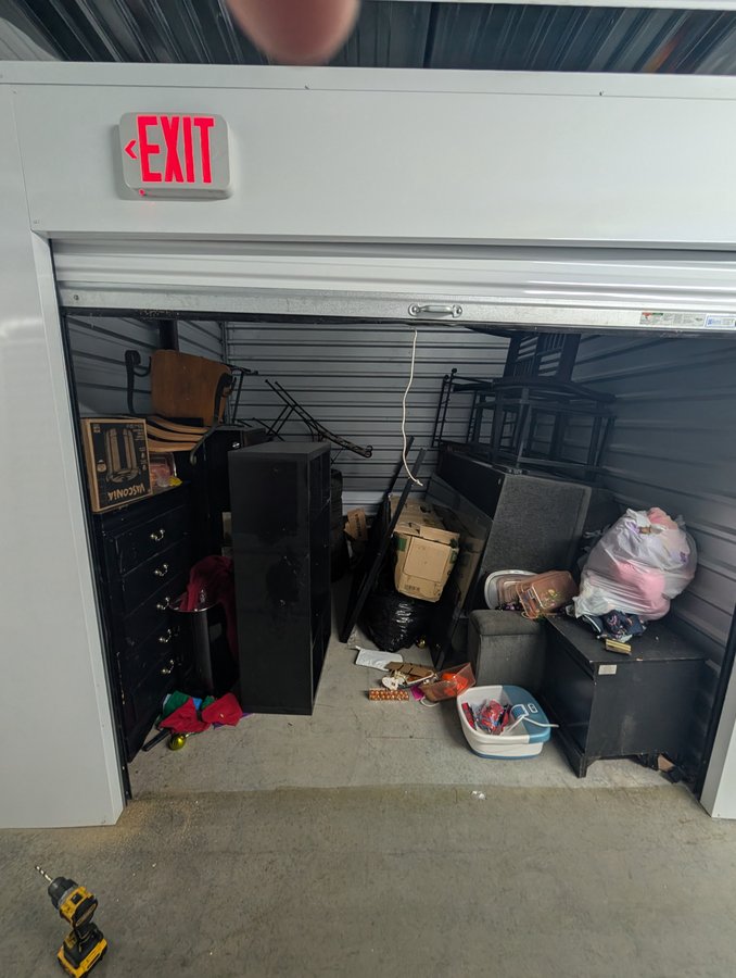 10 x 10 storage unit in Dallas, TX