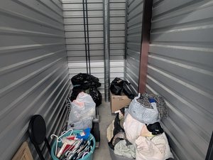 5 x 10 storage unit in Dallas, TX