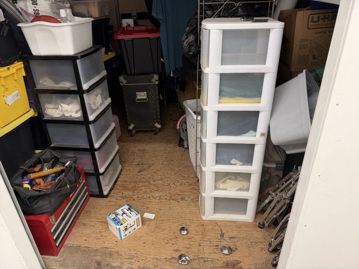 10 x 10 storage unit in Huntington Beach, CA